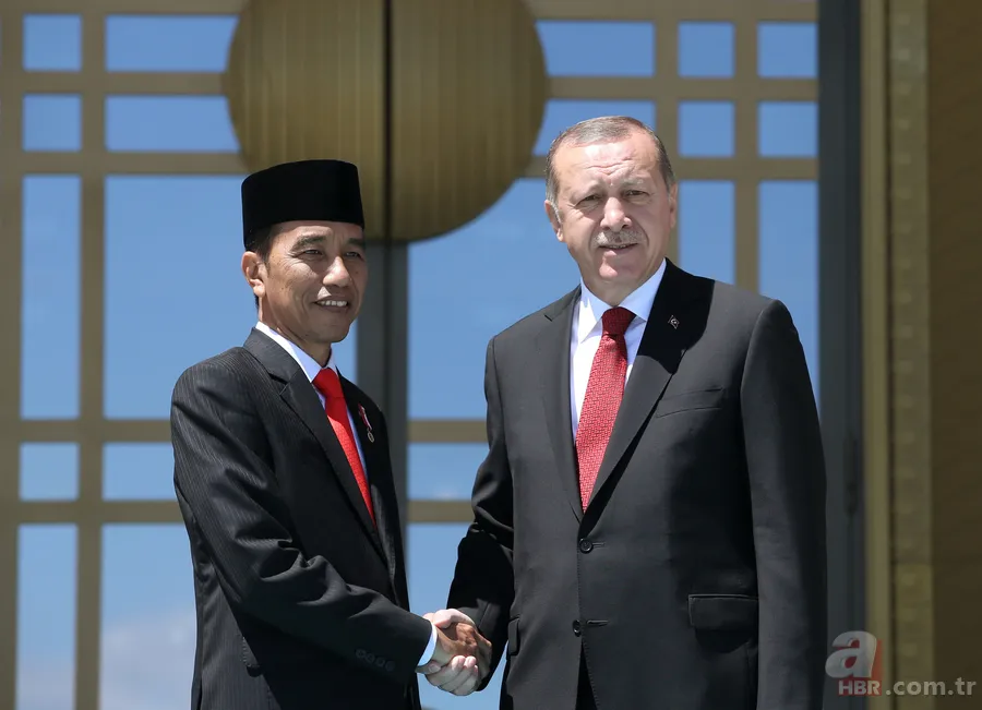 Erdoğan ve Widodo, Külliye'nin balkonunda özçekim yaptı 14