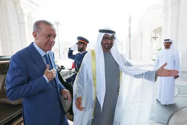 Başkan Erdoğan BAE Devlet Başkanı Al Nahyan ile görüştü ve imzalar atıldı! 50.7 milyar dolarlık anlaşma
