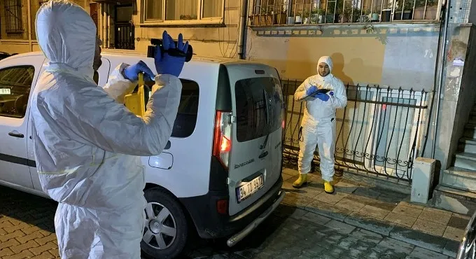 İstanbul'da esrarengiz ölüm! Yangın noktasında yaralı bulunan genç hayatın kaybetti... - 1