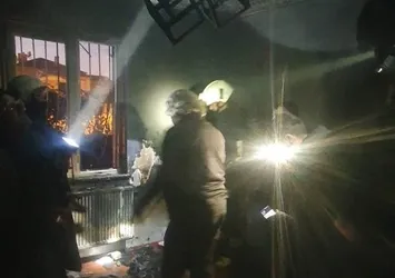 Van Tuşba'da ev yangını! Ekipler müdahale etti