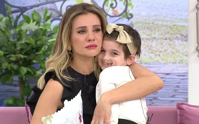 Esra Erol’a canlı yayında Minik Ceren’den büyük sürpriz