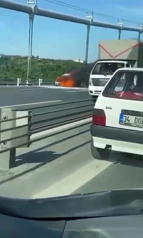 FSM Köprüsü'nde korku dolu anlar! Araç alev alev yandı - 5