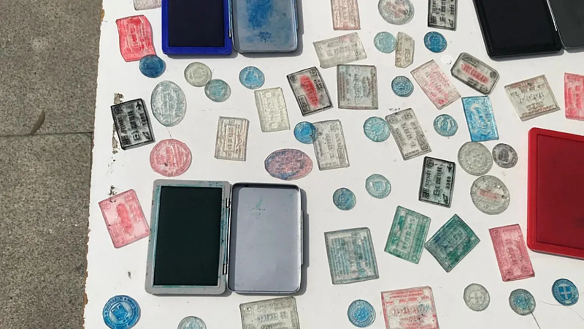 İstanbul'da sahte pasaport operasyonu: 3 tutuklama