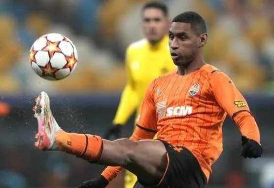 Fenerbahçe’den taraftarları üzen haber: Dünya yıldızı Tete’nin yeni adresi Galatasaray mı?