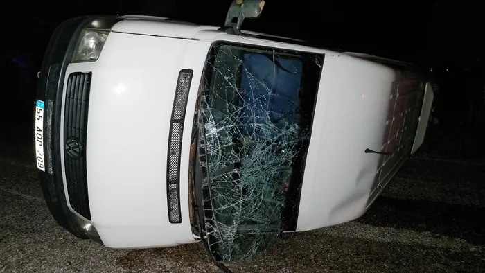 samsunda-iscileri-tasiyan-minibus-devrildi-18-kisi-yaralandi-1725213785450.jpg Samsun'da işçileri taşıyan minibüs devrildi: 18 kişi yaralandı - 2