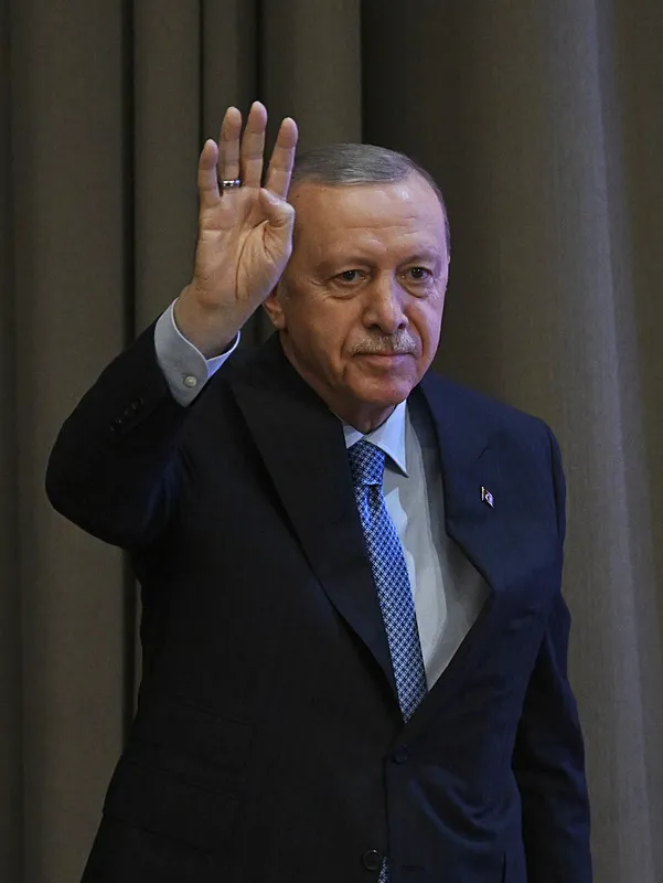 AK Parti’de 23. yıl coşkusu! Başkan Recep Tayyip Erdoğan’dan teşkilatlara uyarı: Yorulan varsa kenarda soluklansın