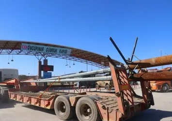Burseya Dağı'na Türk bayrakları asılıyor