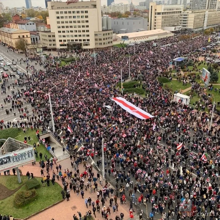Lukaşenko'ya verilen istifa süresi doldu! Belarus sokakları yeniden karıştı 1
