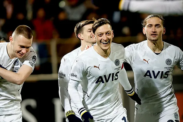 Alanyaspor: 2 - Fenerbahçe: 5 MAÇ SONUCU | Fenerbahçe Alanya’da gol oldu yağdı