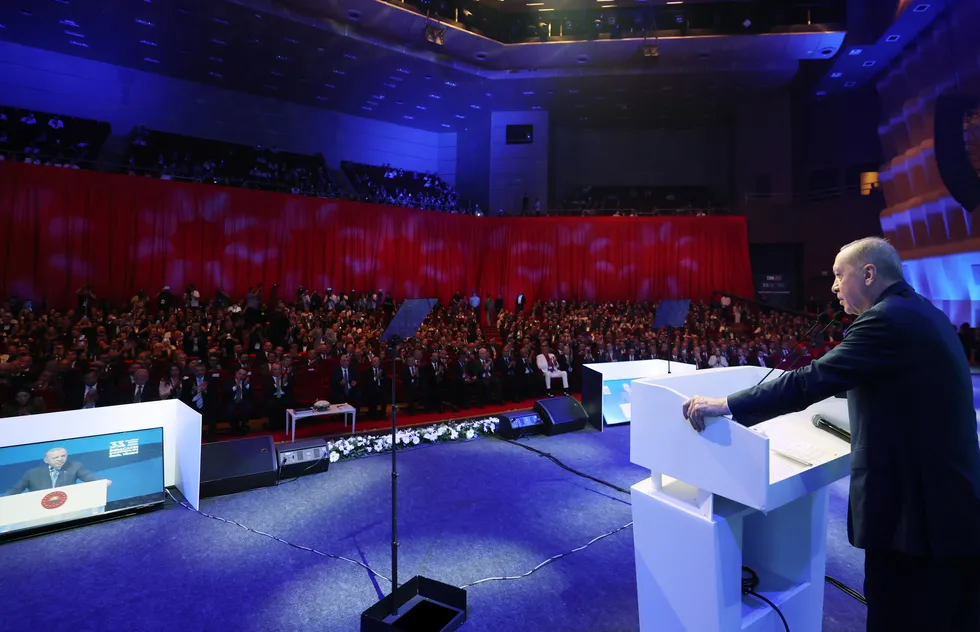 baskan-erdogandan-ihracatcilara-mujde-reeskont-kredisi-5-milyar-tlye-yukseldi-1782482787492.jpg Başkan Erdoğan'dan güçlü Türkiye vurgusu: Dünyada saygı duyulan bir Türkiye var - 2