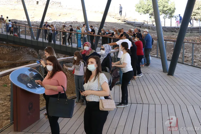 Dünyanın dört bir yanından ziyaretçi geliyor! Göbeklitepe'ye yoğun ilgi 6