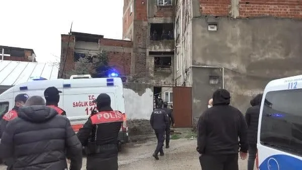 Son dakika | Bursa'da hareketli anlar! Testere ile kendini eve kilitledi - 2