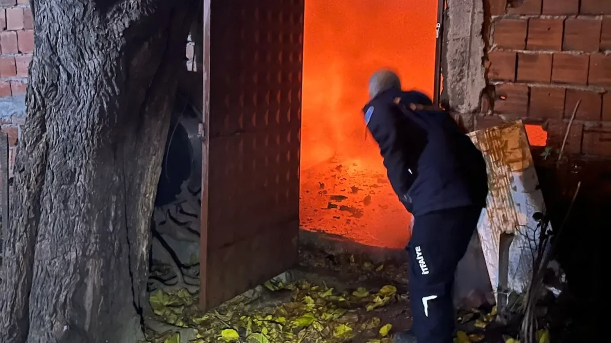 Bursa'da marangoz atölyesinde yangın!