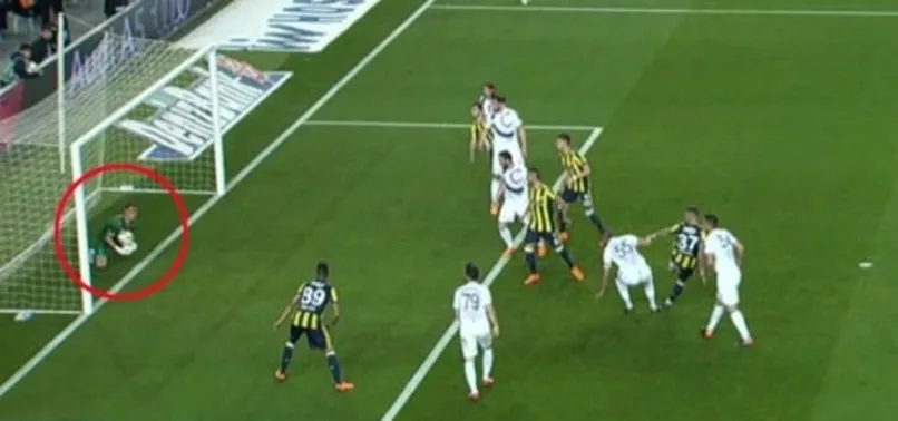 Kadıköy'de tartışılan gol! Çizgiyi geçti mi?