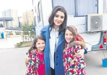 Hande Erçel'e hayranlarından moral