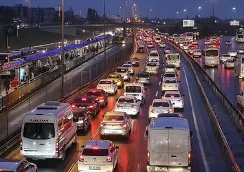 İstanbul’da trafik yoğunluğu yüzde 87’ye ulaştı