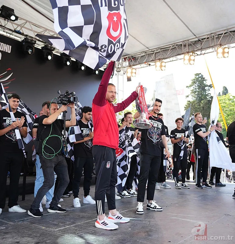 Beşiktaş Türkiye Kupası şampiyonluğunu taraftarıyla kutladı! Sahile akın ettiler... 5
