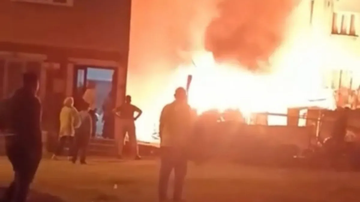 Bursa'da boş baraka alevlere teslim oldu