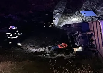 Siirt'te korkunç kaza! İşçilerini taşıyan midibüs uçuruma yuvarlandı: Çok sayıda yaralı var