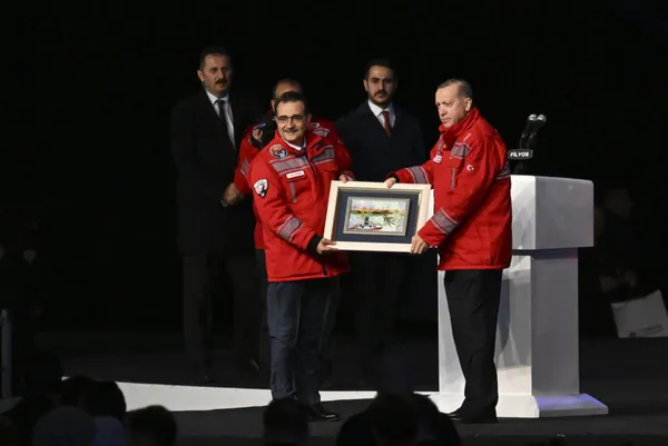 karadeniz-dogal-gazi-devrede-baskan-recep-tayyip-erdogan-mujdeleri-acikladi-1682017207521.jpg Karadeniz Doğal Gazı devrede! Başkan Recep Tayyip Erdoğan müjdeleri açıkladı - 6