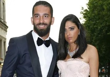 Aslıhan Doğan ve Arda Turan birbirini sildi
