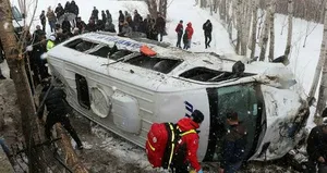 Yolcu minibüsü devrildi! 14 yaralı...