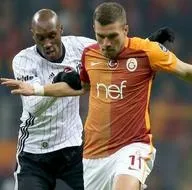 Podolskinin formasındaki dikkat çeken ayrıntı!