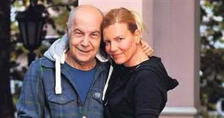 Umrede şarj olup geliyorum