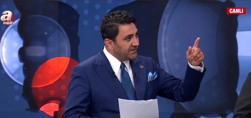 fon-vurgununda-clawback-formulu-etkin-pismanligin-perde-arkasi-a-haberde-parayi-iade-eden-supheliyi-ne-bekliyo-1791663990028.jpg Hukukçu Av. Hadi Dündar, kazançların iade edilmesinin hukuki sonuçlarının kişilere ve suçlamalara göre değişebileceğini belirtti (Fotoğraf: ahaber.com.tr / ekran görüntüsü)