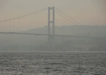 İstanbul Boğazı sis nedeniyle gemi trafiğine kapatıldı