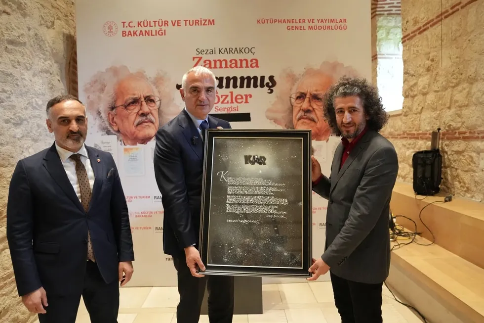 Karakoç’un gizli arşivi ilk kez ortaya çıktı! Daha önce hiç görülmemiş belgeler ilk kez sergileniyor - 3