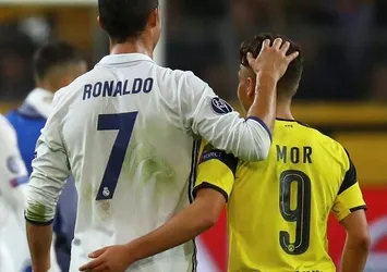 Cristiano Ronaldo, Emre Mor'u takibe aldı
