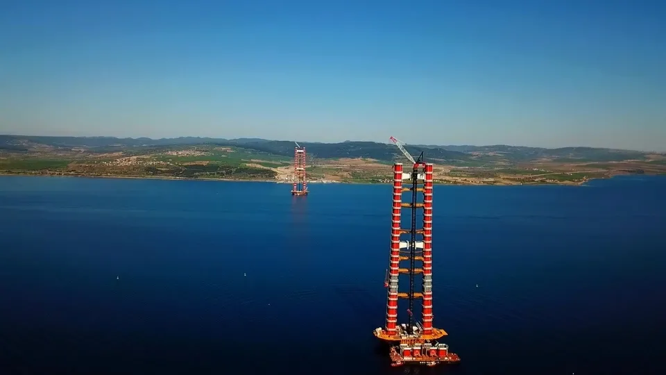 1915 Çanakkale Boğaz Köprüsü’nün kuleleri 270 metreye ulaştı | Video