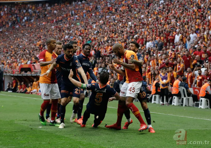 Başakşehir'in golü sonrası ortalık karıştı 14