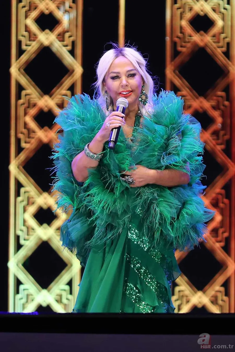 63'lük Safiye Soyman 3 haftada mum gibi eridi! Tek yöntemle 58 kiloya bakın nasıl düştü: İşte sırrı... 6