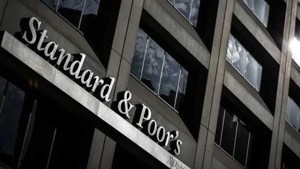 S&P Türkiye’nin kredi notunu artırdı!