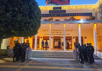 CHP'li Adana Büyükşehir Belediyesine 'rüşvet' operasyonunda yeni gelişme: 10 zanlı adliyede