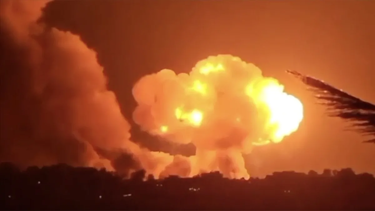 Terör devleti İsrail'den Lübnan'ın güneyine hava saldırısı