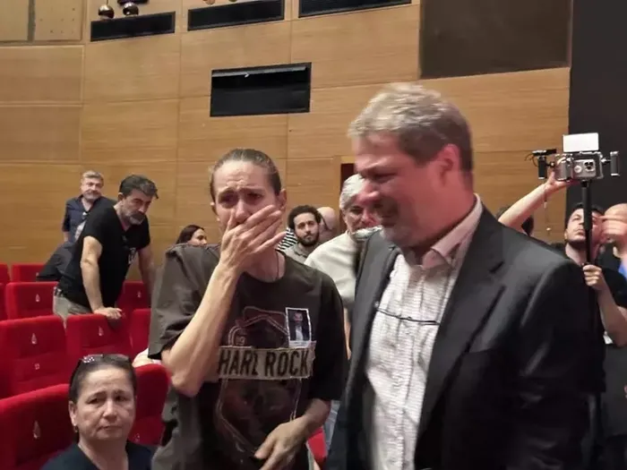 emre-torun-son-yolculuguna-ugurlandi-gozyaslari-sel-oldu-1752821783721.jpeg Kaynak: DHA