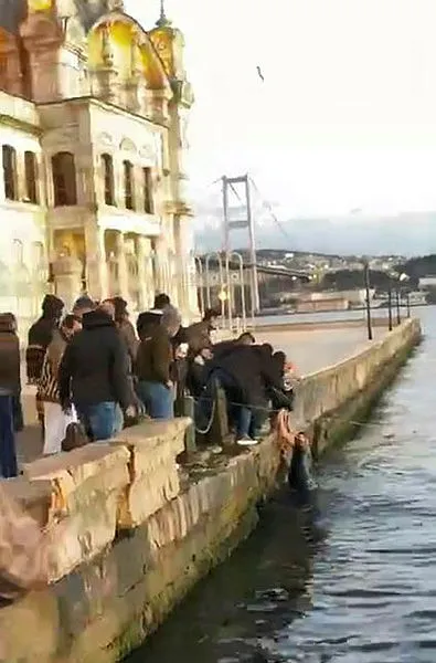 İstanbul’da fotoğraf çeken turist hayatının şokunu yaşadı! Özel Harekat Polisi böyle kurtardı - 5