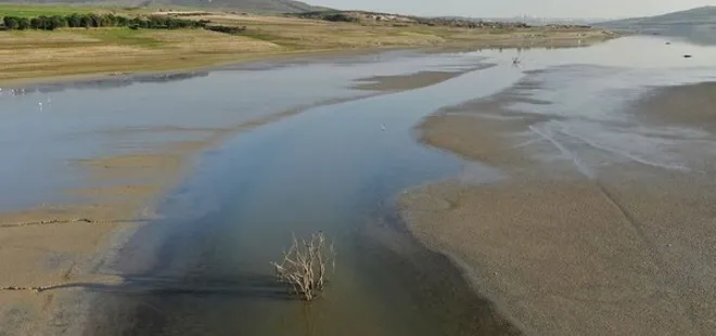 CHP'li İBB halkın derdine yine dert kattı! İSKİ boru patlattı yollar göle döndü