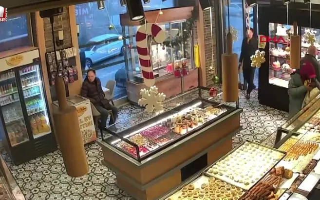 Altınlı pasta heyecanı! Dedektöler aradı| O anlar güvenlik kamerasına yansıdı
