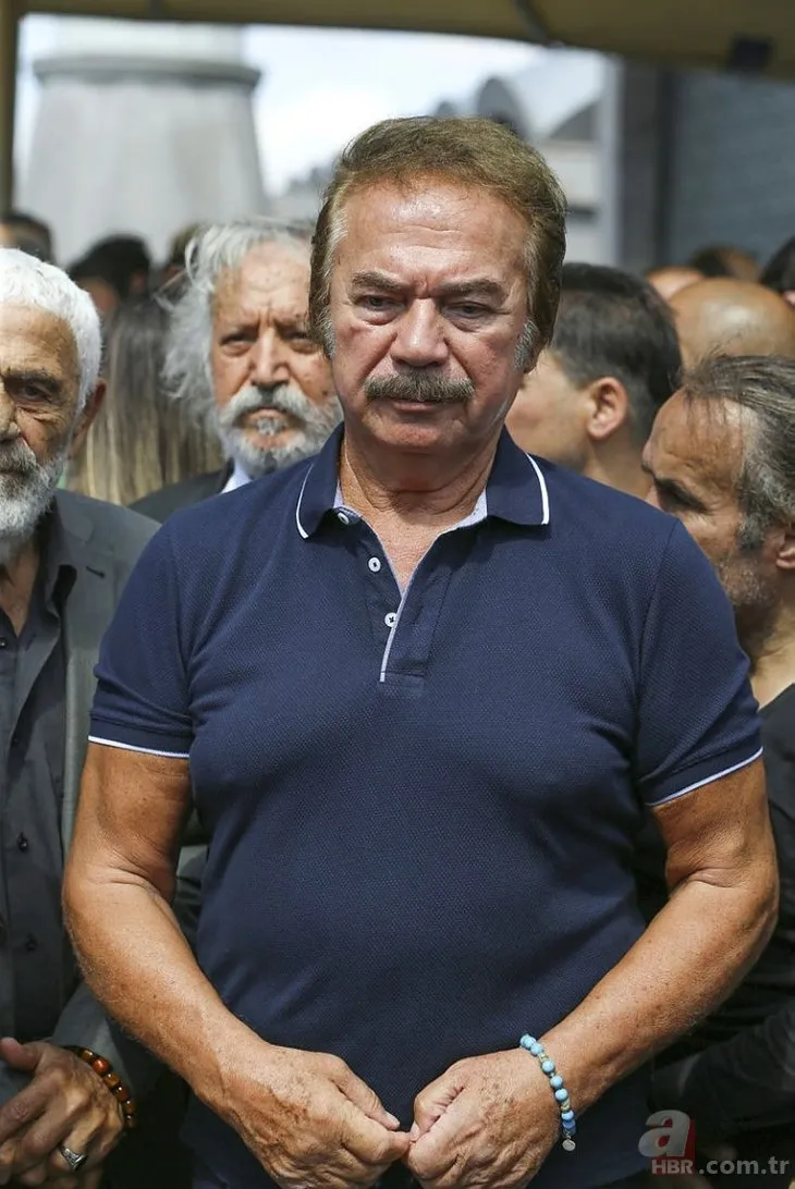 Sanatçılardan Diyarbakır'da nöbet tutan annelere destek