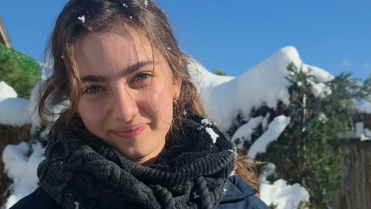 Taşacak Bu Deniz'in Eleni'si Ava Yaman'ın kar pozları sosyal medyayı ısıttı