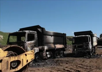 Siirt'te teröristler iş makinelerini yaktı