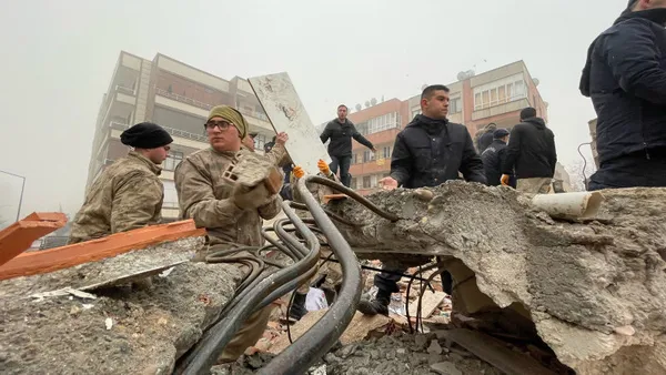 Son dakika: Kahramanmaraş’ta 7,7 ve 7,6 büyüklüğünde 2 büyük deprem! AFAD’dan açıklamalar peş peşe geldi | Birbirinden bağımsızlar