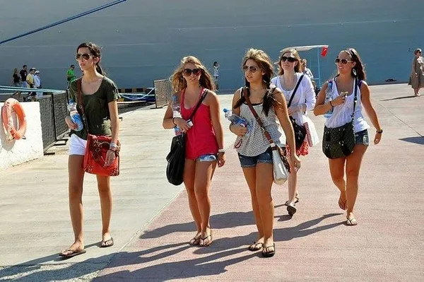 1656478723601.jpeg Türkiye'ye her saat 10 bine yakın turist geliyor! - 8