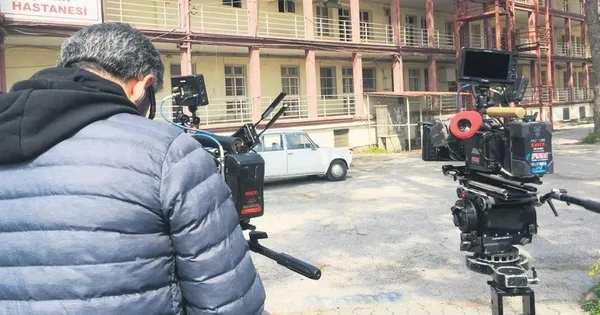 1648450542789.jpeg Bir Zamanlar Çukurova dizisinin setinde balyozlu kovalamaca! Çekim ekibi hırsız yakaladı - 2