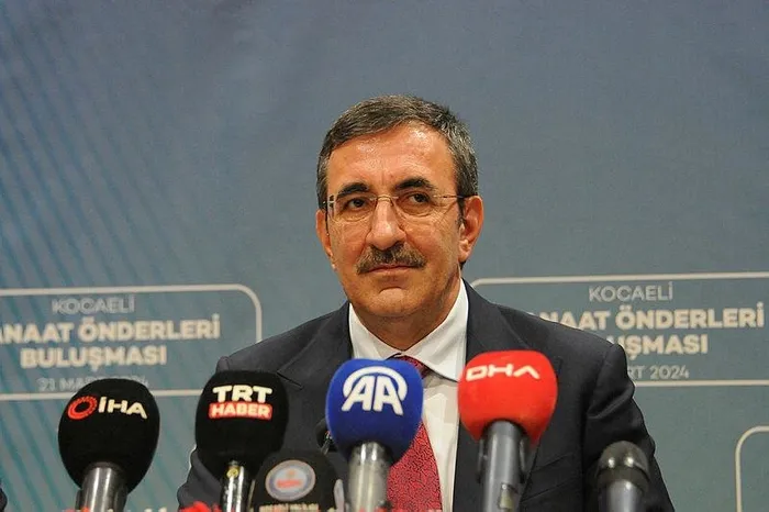 cumhurbaskani-yardimcisi-cevdet-yilmazdan-flas-aciklama-yuksek-gelirli-ulkeler-ligine-gecis-esigindeyiz-1713338315309.jpeg Cumhurbaşkanı Yardımcısı Cevdet Yılmaz'dan flaş açıklama: Kamuda tasarruf nasıl uygulanacak? - 2
