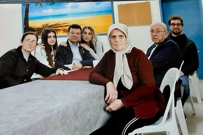 chpde-kaos-derinlesiyor-yavas-siyaseti-mi-birakacak-aciklama-geldi-1751016879335.jpeg Tutuklu eski İBB Başkanı Ekrem İmamoğlu (X)